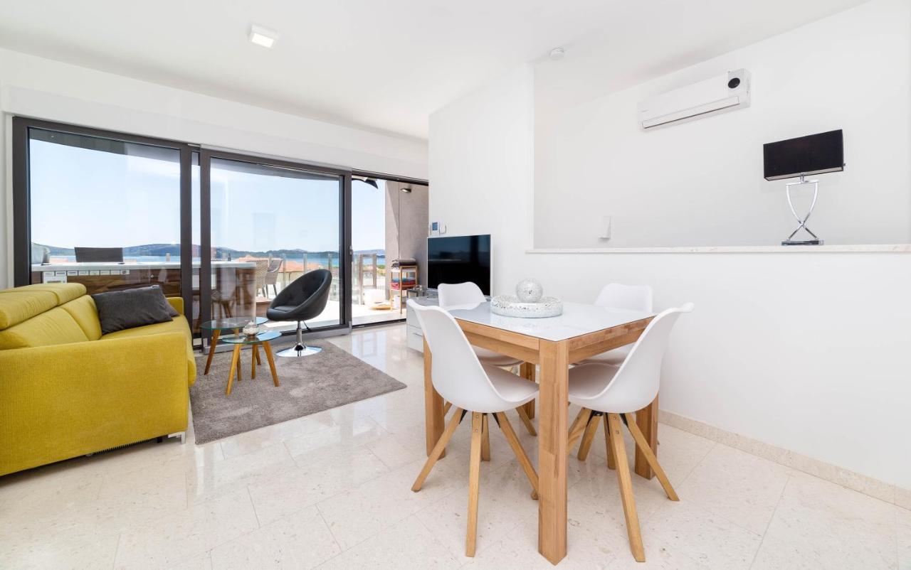 Villa Aliara Jacuzzi Apartment 보디체 외부 사진